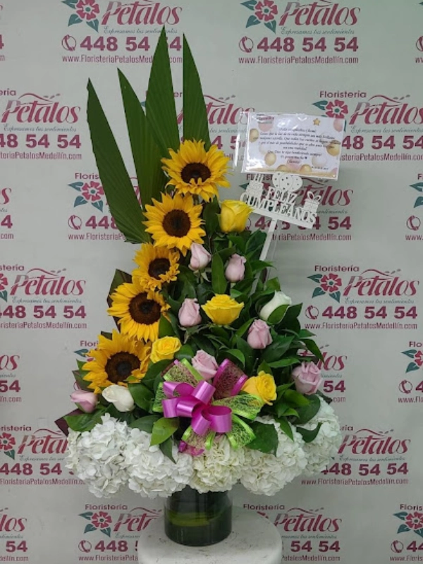 flores-floristeria-medellin-sonar-contigo-es-agradable-pero-estar-contigo-es-maravillosoflores-floristeria-medellin