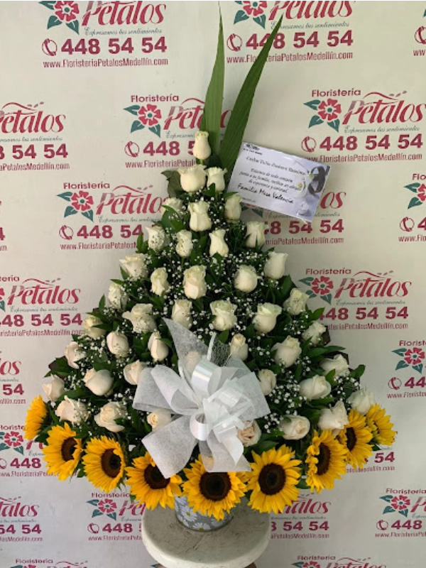 flores-floristeria-medellin-rf-16-sinceramente-conmovido-nos-unimos-en-el-recuerdo-y-el-pesar-de-la-inolvidable-perdida-flores-floristeria-medellin